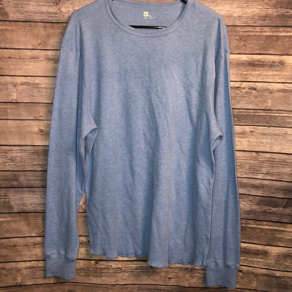 Gap thermal shirt